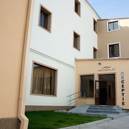 Hotel Dusan Si Fiul Resita Nord Екстер'єр фото
