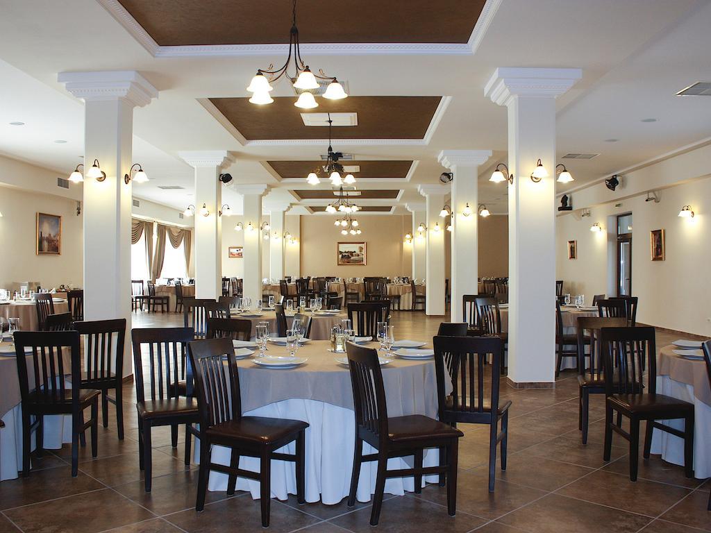 Hotel Dusan Si Fiul Resita Nord Екстер'єр фото