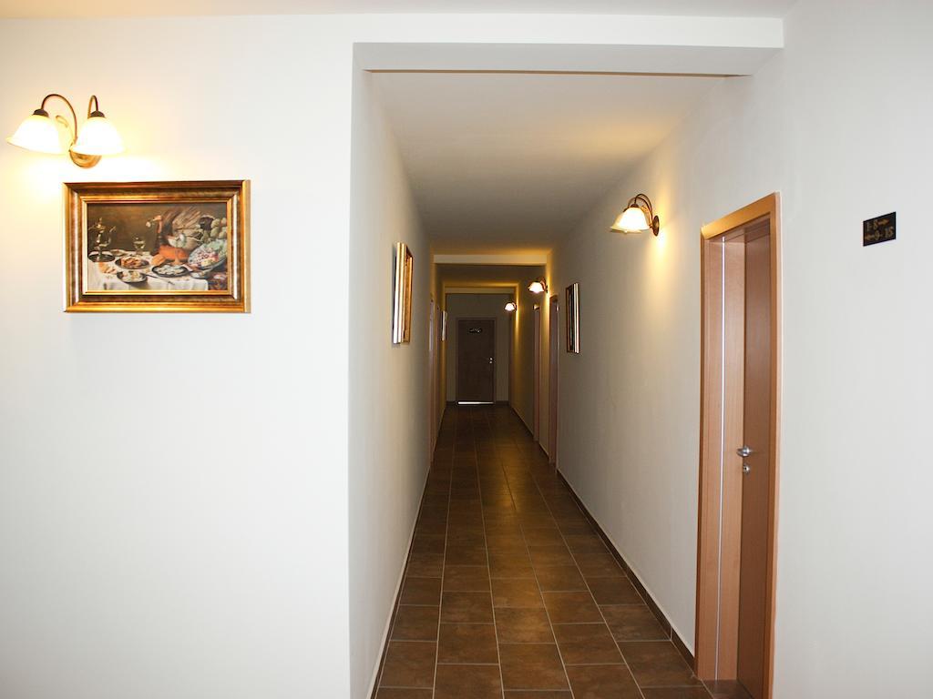 Hotel Dusan Si Fiul Resita Nord Екстер'єр фото