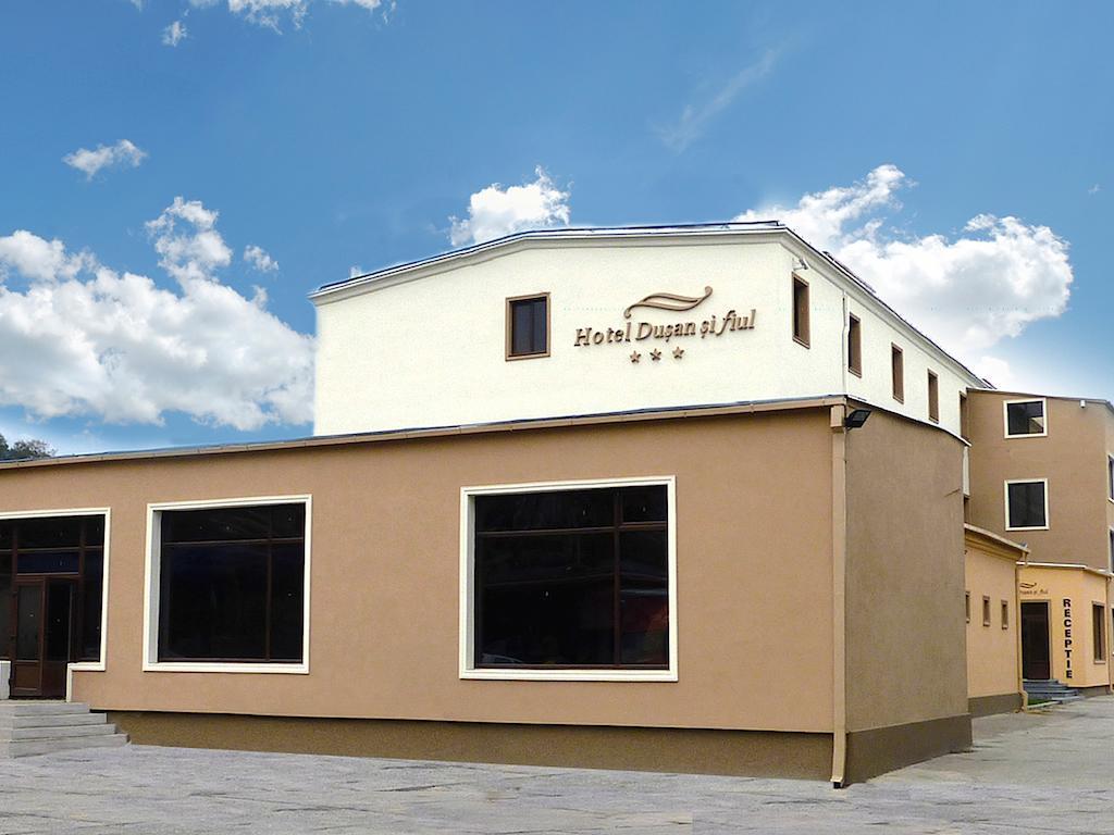 Hotel Dusan Si Fiul Resita Nord Екстер'єр фото